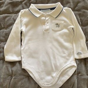 Bodysuit 6-12 m & a hat (12-18 months, runs small)